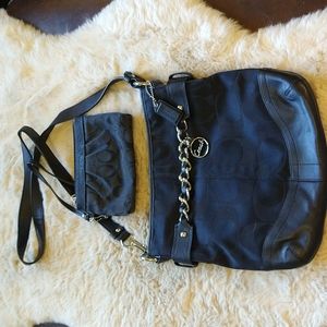 VGUC. Vintage coach crossbody with matching wristlet.